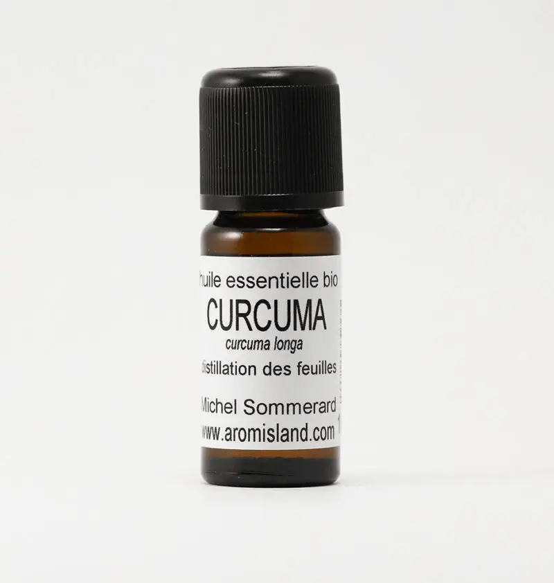 Flacon d' Huile Essentielle de Curcuma Feuille Bio ( Curcuma longa ) , distillation pure et biologique.