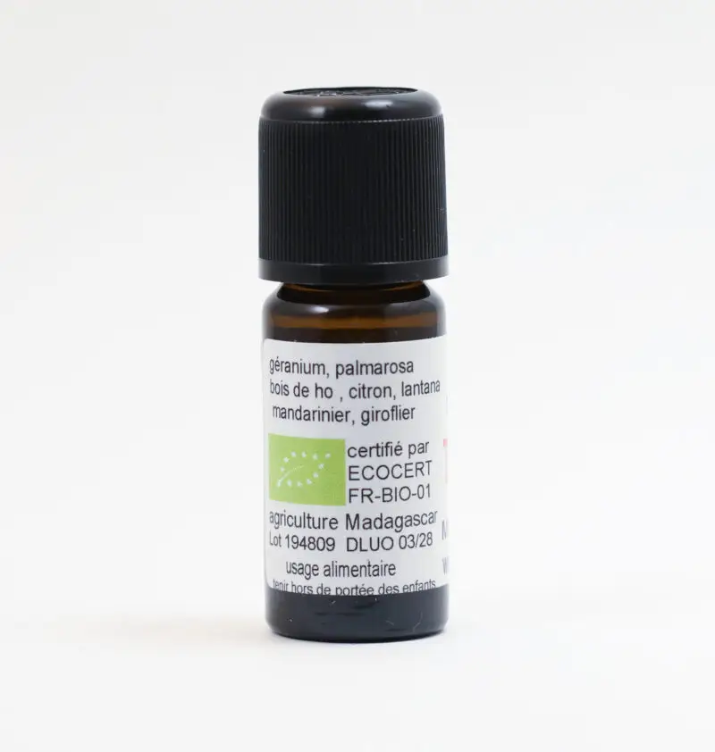 Flacon de Synergie Tendresse Douceur et Réconfort, mélange d’huiles essentielles bio aux notes florales et boisées.