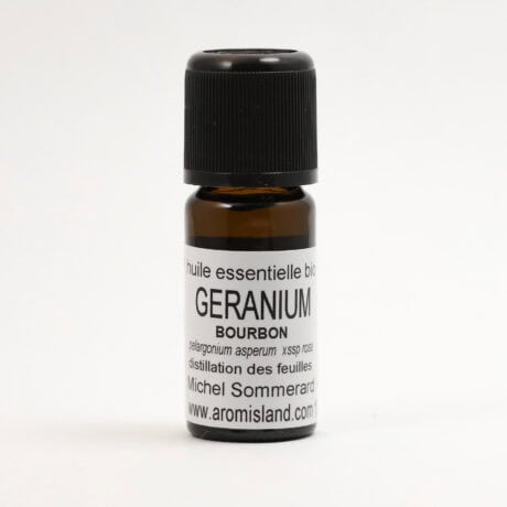 Flacon d’Huile Essentielle de Géranium Bourbon Bio (Pelargonium graveolens), distillation pure et biologique.