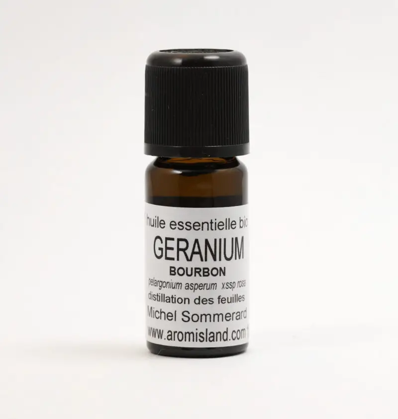 Flacon d’Huile Essentielle de Géranium Bourbon Bio (Pelargonium graveolens), distillation pure et biologique.