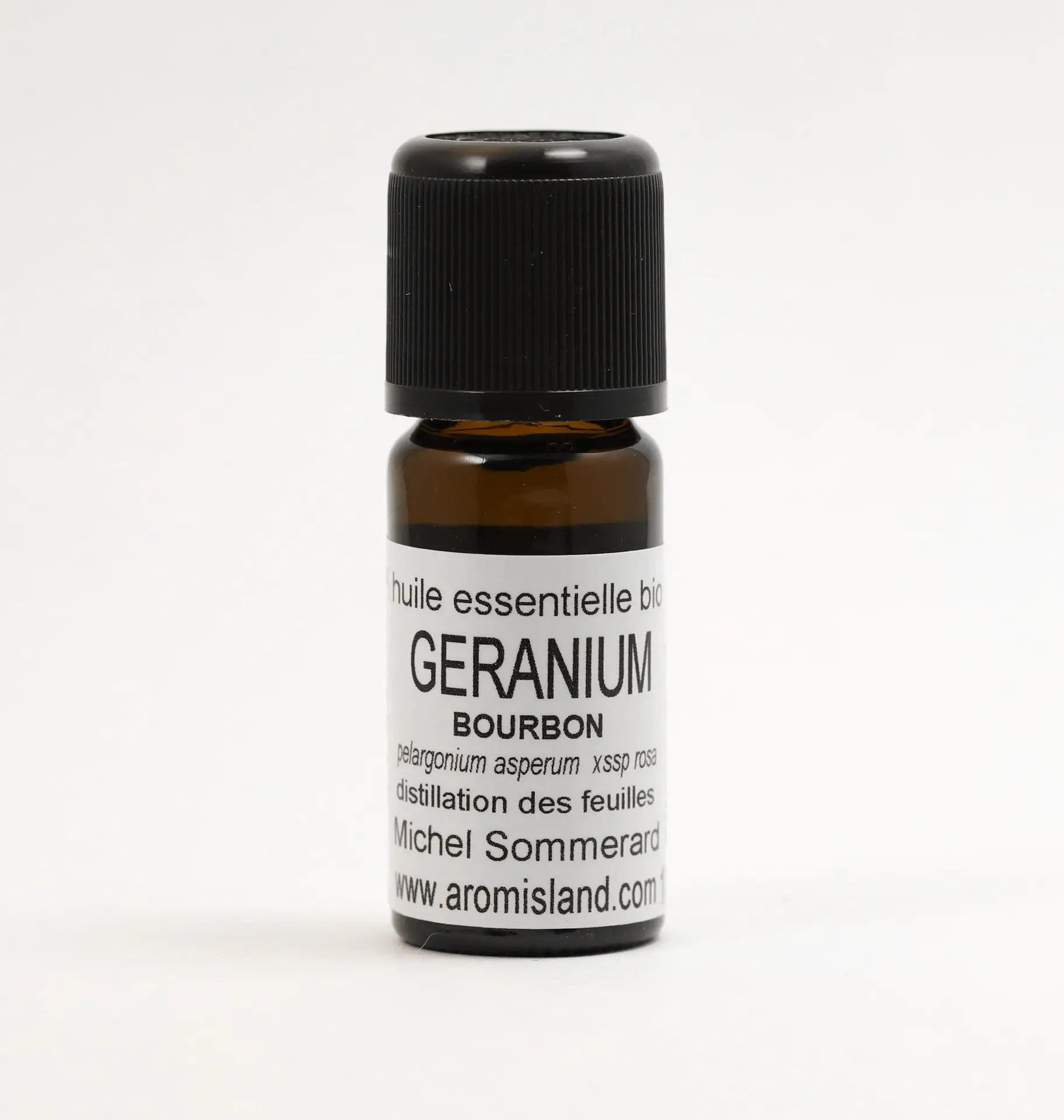 Flacon d’Huile Essentielle de Géranium Bourbon Bio (Pelargonium graveolens), distillation pure et biologique.